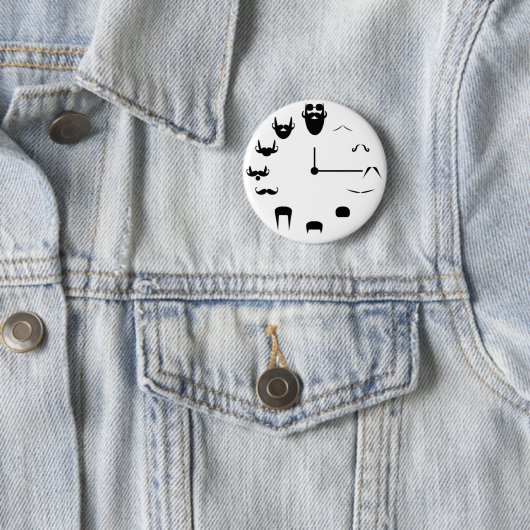 Badge Rond 5 Cm Moustache Clockface (En situation)