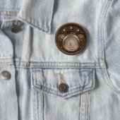 Badge Rond 5 Cm Multiphasic Obfuscator de professeur Temple's (En situation)