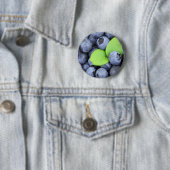 BADGE ROND 5 CM MYRTILLE (En situation)