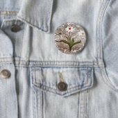 Badge Rond 5 Cm Narcisse Sur Marbre (En situation)