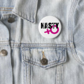 Badge Rond 5 Cm Nasty Woman Pin (En situation)