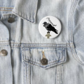 Badge Rond 5 Cm Nevermore Raven (En situation)
