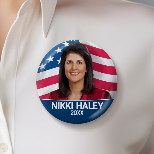 Badge Rond 5 Cm Nikki Haley - Photo de campagne avec drapeau améri