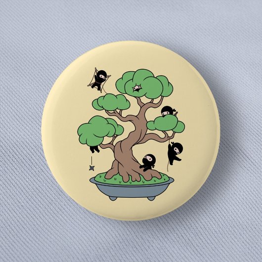 Badge Rond 5 Cm Ninjas dans l'arbre Bonsai sur Jaune