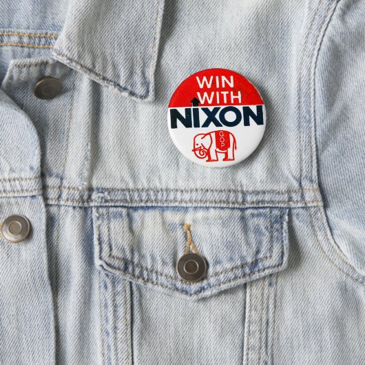 Badge Rond 5 Cm Nixon-GOP - Bouton (En situation)