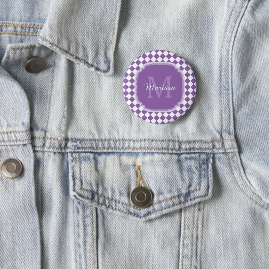 Badge Rond 5 Cm Nom monogrammé à la mode violet clair (En situation)