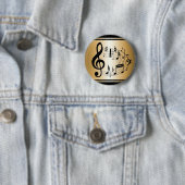 Badge Rond 5 Cm Notes musicales noires en forme ovale sur or (En situation)