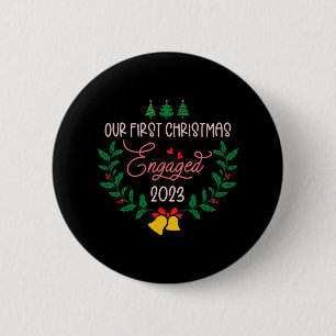 Badge Rond 5 Cm Notre premier Noël engagé 2023 Fiançailles Couple