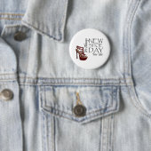 Badge Rond 5 Cm Nouveau jour de chaussure de PIÈCE EN T (En situation)