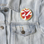 Badge Rond 5 Cm OM (rouge) (En situation)