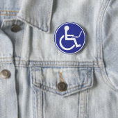 BADGE ROND 5 CM ORDINATEUR PORTABLE HANDICAPÉ (En situation)