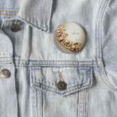 Badge Rond 5 Cm Ornate Gold Flourish Button (En situation)