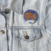 Badge Rond 5 Cm Ours de minuit (En situation)