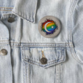 Badge Rond 5 Cm Paint Splatz LGBTQ Rainbow Star et croissant (En situation)