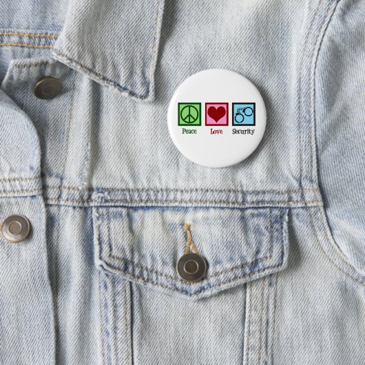 Badge Rond 5 Cm Paix Amour Sécurité (En situation)