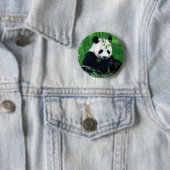 Badge Rond 5 Cm Panda Manger Feuilles (En situation)
