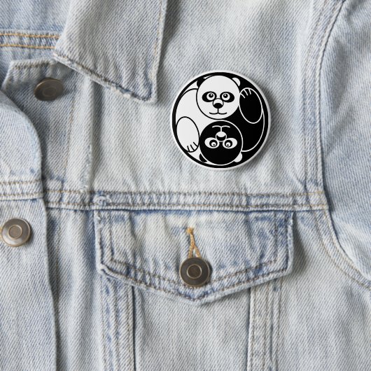 Badge Rond 5 Cm Panda Yin Yang (En situation)
