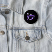 Badge Rond 5 Cm Papillon de sensibilisation à la fibromyalgie (En situation)
