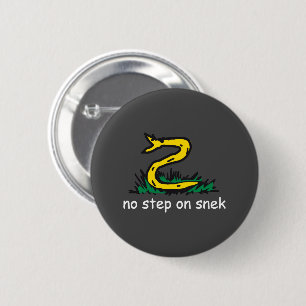 Badge Rond 5 Cm Pas de pas sur les mèmes de serpent Gadsden parodi