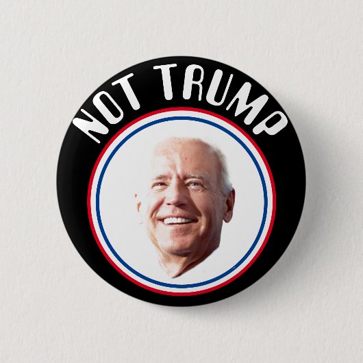 BADGE ROND 5 CM PAS TRUMP (Devant)