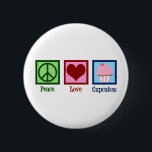 Badge Rond 5 Cm Peace Love Cupcakes Cute Baker<br><div class="desc">Un joli cadeau amoureux de cupcake pour un boulanger qui aime faire des sucreries et des desserts dans une boulangerie. Un panneau de tranquillité,  un coeur et un joli cupcake rose.</div>