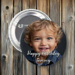 Badge Rond 5 Cm Personnalisé Joyeux Anniversaire Nom et photo<br><div class="desc">Personnalisez le bouton anniversaire de ce garçon en ajoutant l'image et le nom de votre enfant à ce bouton Joyeux anniversaire dans la zone de personnaliser.</div>