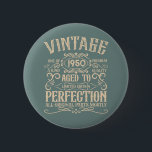 Badge Rond 5 Cm Personnalisé vintage 75e anniversaire whiskey thèm<br><div class="desc">Faites de votre anniversaire un cadeau spécial grâce à ce design unique. Ajoutez une touche d'élégance sophistiquée à votre fête d'anniversaire avec nos designs uniques et exquis. Ces graphismes apportent sophistication et originalité à tout produit, créant un cadeau mémorable et élégant. Ils sont parfaits pour ceux qui apprécient une touche...</div>