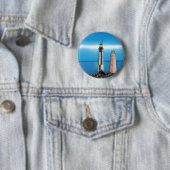 Badge Rond 5 Cm Phare de Cape Henry la nuit (En situation)