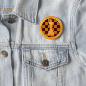 Badge Rond 5 Cm Pièce d'échecs du Roi d'or (En situation)