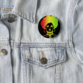 BADGE ROND 5 CM PIN NOIR D'AFROLICOUS (En situation)