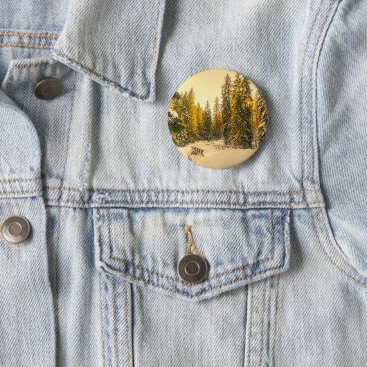 Badge Rond 5 Cm Pins couverts de neige Forêt Nature Photo (En situation)