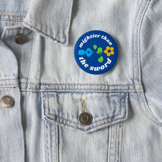 Badge Rond 5 Cm Plus puissant que le bouton épée (En situation)