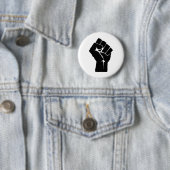 Badge Rond 5 Cm Poing serré augmenté (En situation)