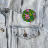 Badge Rond 5 Cm Pois doux et bourdons, vert et rose (En situation)