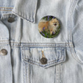 Badge Rond 5 Cm Pomeranian regardant l'appareil-photo dans les (En situation)
