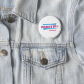 Badge Rond 5 Cm Pourpre de Verseau (En situation)