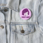 Badge Rond 5 Cm Première Madame Jackie O Button (En situation)