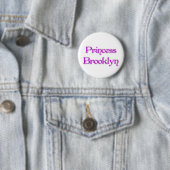 Badge Rond 5 Cm Princesse Brooklyn (En situation)