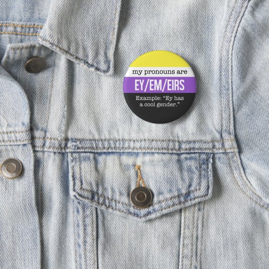 Badge Rond 5 Cm Pronoms d'Ey/Em - drapeau de Nonbinary (En situation)