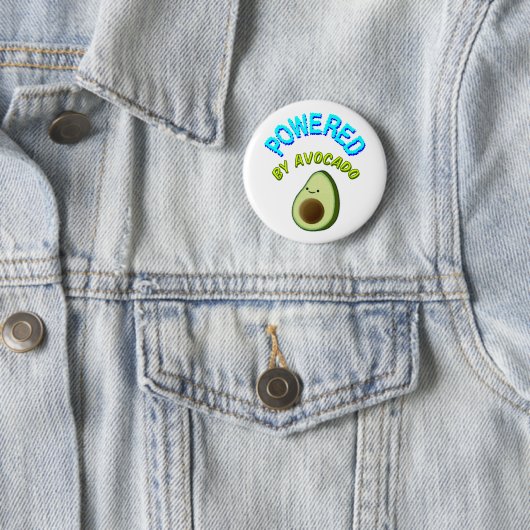 Badge Rond 5 Cm Propulsé Par Avocado (En situation)