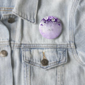 Badge Rond 5 Cm Purple Flowers with Dangling Pearls Button (En situation)