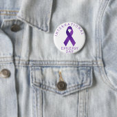 Badge Rond 5 Cm Purple International Epilepsie Day Ribbon Support (En situation)