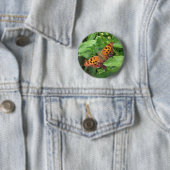 Badge Rond 5 Cm Question Mark Butterfly on Lantana (En situation)