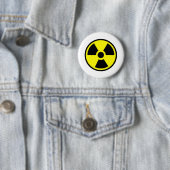 Badge Rond 5 Cm Radioactif (En situation)