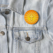 BADGE ROND 5 CM RAYONS DE CROIX ET DE SOLEIL (En situation)