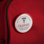 Badge Rond 5 Cm Red Black Médicale School Graduation Keepsaké<br><div class="desc">Ce bouton moderne rouge et noir de graduation de l'école de médecine personnalisée met en vedette la typographie moderne pour une classe de 2024 diplômés. Customisez avec votre année de graduation sous le symbole caduceus pour un grand cadeau personnalisé d'infirmière ou de médecin ou une étiquette de nom pour une...</div>