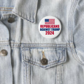 Badge Rond 5 Cm Républicains contre l'élection de Trump en 2024 (En situation)