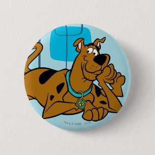 Badge Rond 5 Cm Rétros carrés Scooby-Doo se couchant