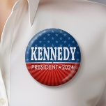 Badge Rond 5 Cm Robert F Kennedy JR 2024 - étoiles rayures<br><div class="desc">Un modèle patriotique pour Kennedy candidat à l'élection présidentielle de 2024.</div>