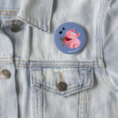 Badge Rond 5 Cm Rosa the Pig does Karaoke (En situation)